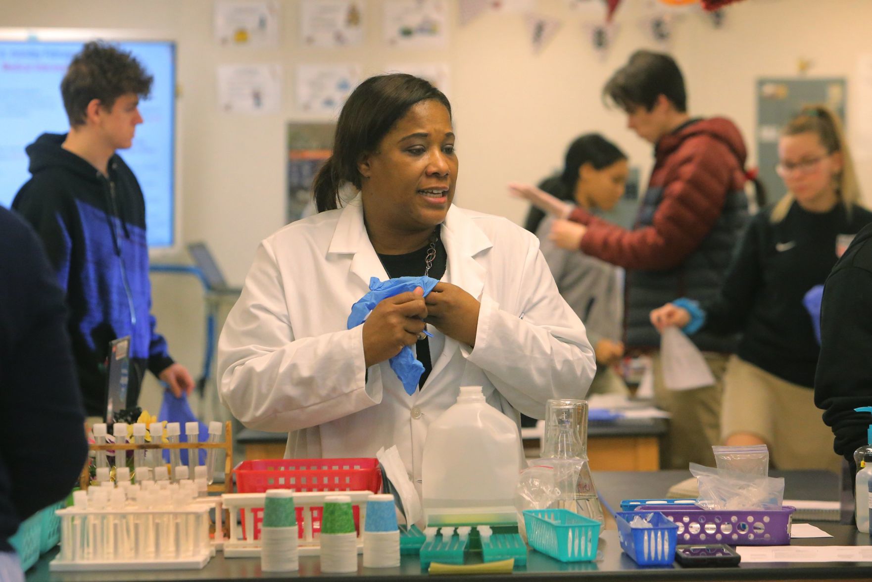 Collegiate students learn about their own DNA
